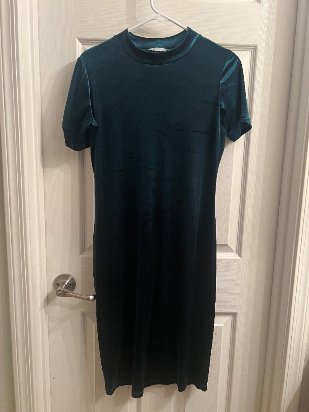 Women's Zara emerald green Velvet Short Sleeve Mock Neck Knee-Length Dress